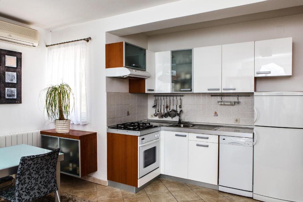 Apartments & Rooms Milcetic M マリンスカ 部屋 写真